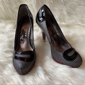 Naughty Monkey houndstooth pump